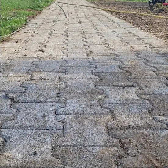 Vente de Pavés pas cher en béton pour aménager vos extérieurs et vos chemins de jardin sur Aubagne