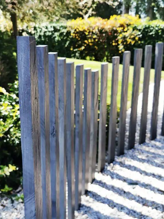 Vente de piquets en ardoise pour cr�ation de bordure d�corative pour jardin ext�rieur design chez Aubagne mat�riaux