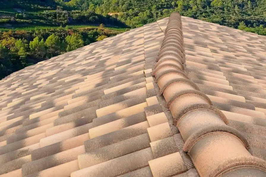 Tuiles Terreal / Imerys / Monier disponible, pour vos toitures de qualit�es en stock sur Aubagne et alentours