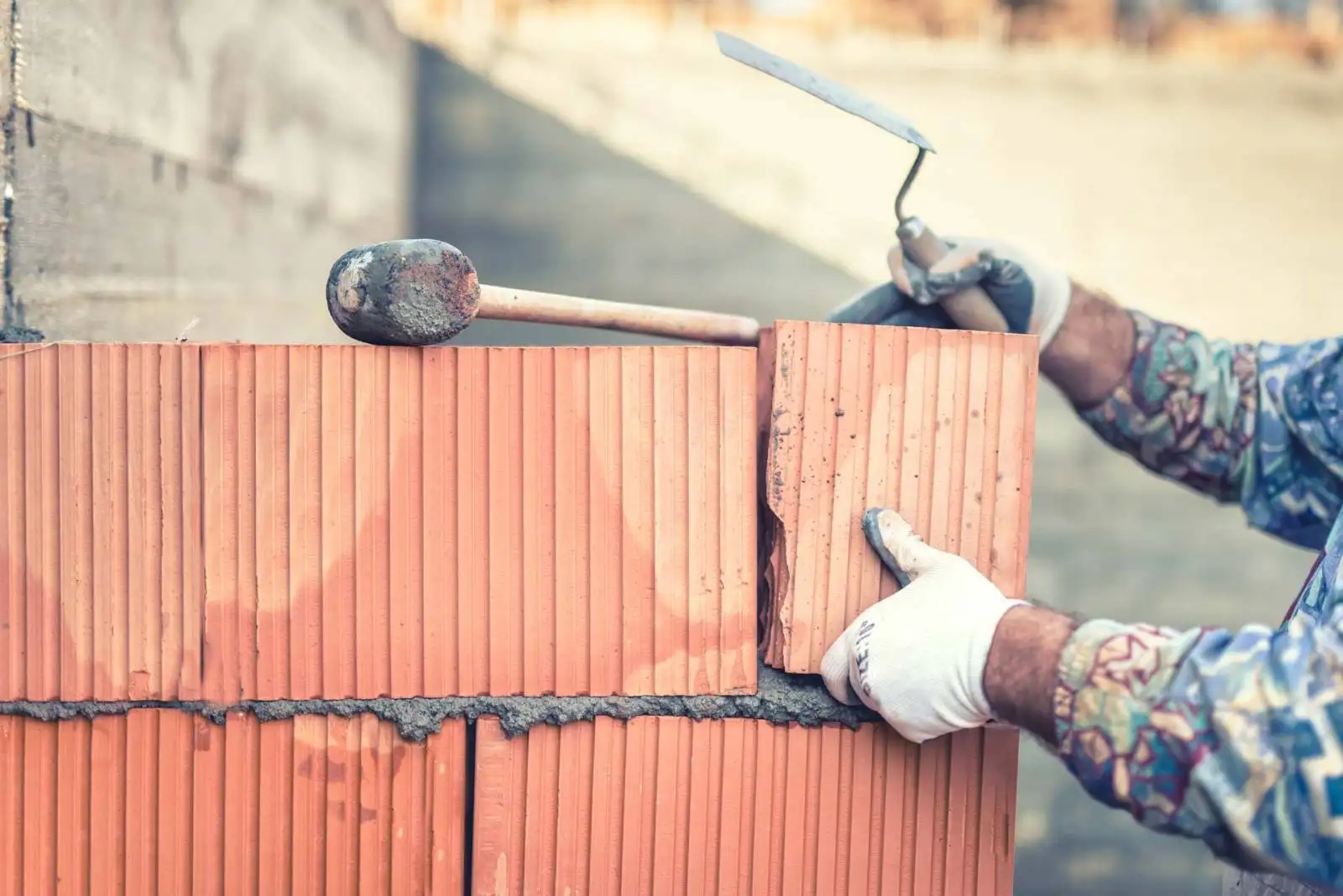 Distributeur mat�riaux pour le gros �uvre Aubagne