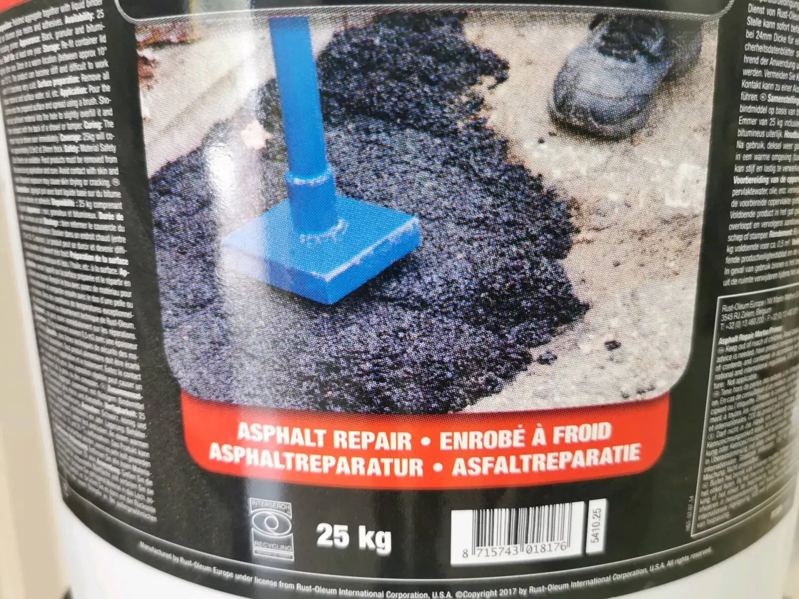 Goudron enrob� � froid  Alphast repair pour boucher vos crevasse dans vos chemins de la marque Rust-Oleum � Aubagne