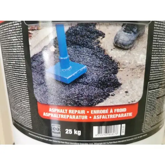 Goudron enrob� � froid  Alphast repair pour boucher vos crevasse dans vos chemins de la marque Rust-Oleum � Aubagne